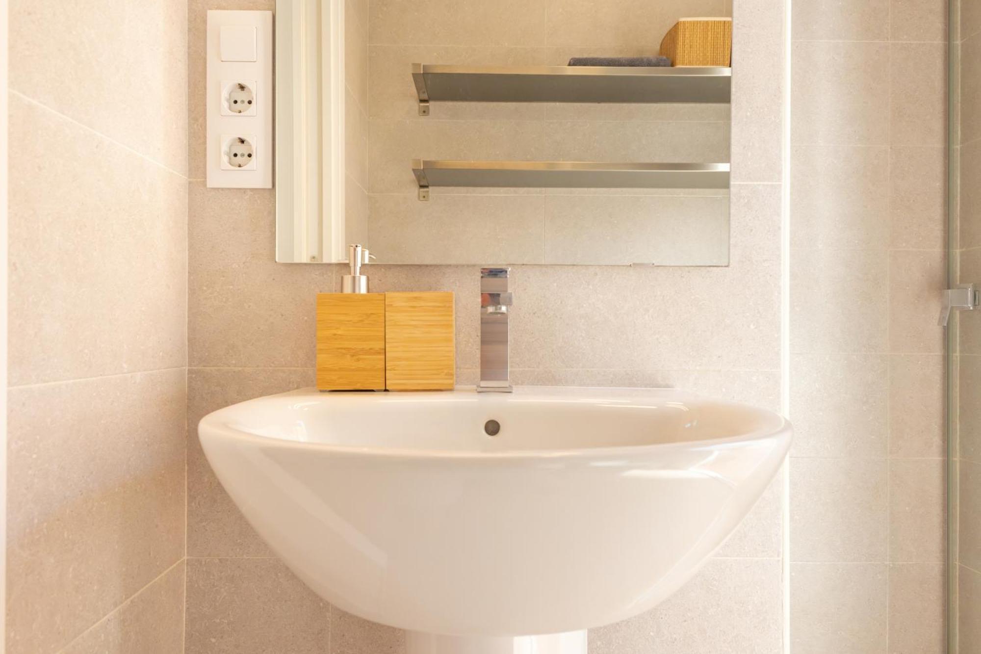 Charming 2 Bedroom Apartment At Iconic Triana Neighborhood By Ocityzen إشبيلية المظهر الخارجي الصورة
