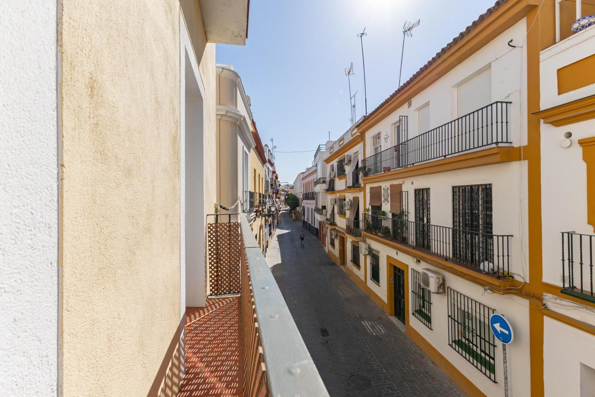 Charming 2 Bedroom Apartment At Iconic Triana Neighborhood By Ocityzen إشبيلية المظهر الخارجي الصورة